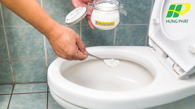 c&aacute;ch d&ugrave;ng baking soda th&ocirc;ng bồn cầu