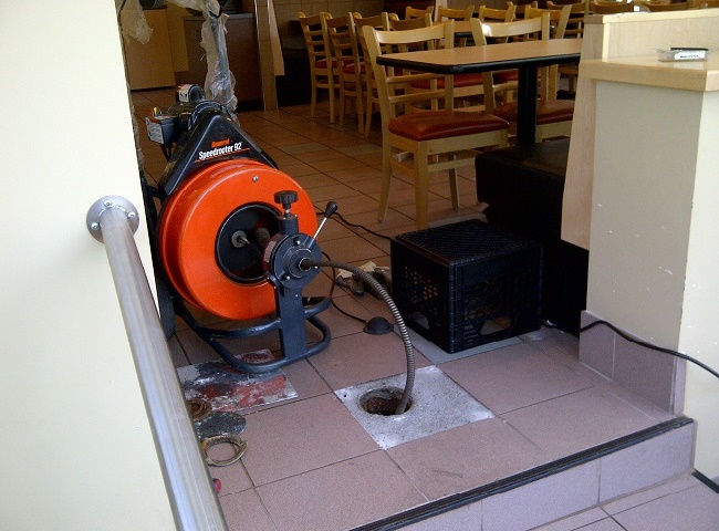 Dịch vụ thông cống nghẹt quận 10 uy tín nên chọn Lộc Phát