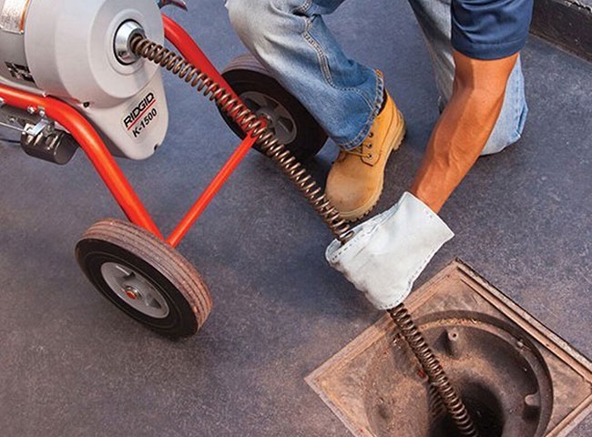 Th&ocirc;ng tắc cống quận B&igrave;nh Thạnh Tr&iacute; Ph&aacute;t gi&aacute; cả phải chăng