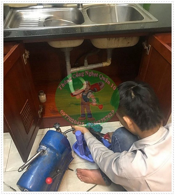 C&aacute;ch xử l&yacute; cống nghẹt bằng muối v&agrave; bột nở nhanh tại nh&agrave;